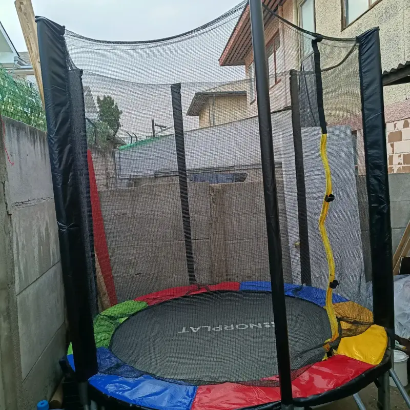 Cama elástica con red de seguridad para niños - 2