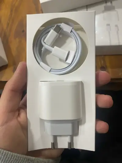 Cargador USB-C 20W con Cable para iPhone - miniatura 1