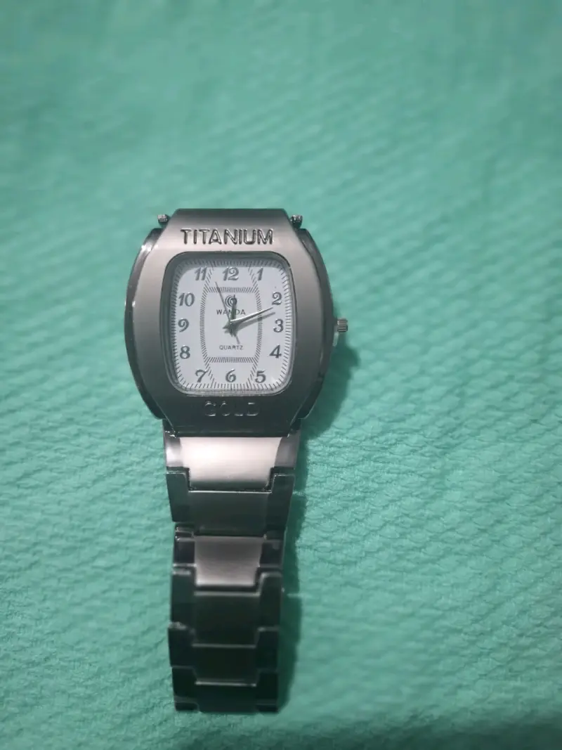 Reloj de Pulsera de Titanio Wanda Quartz - 4