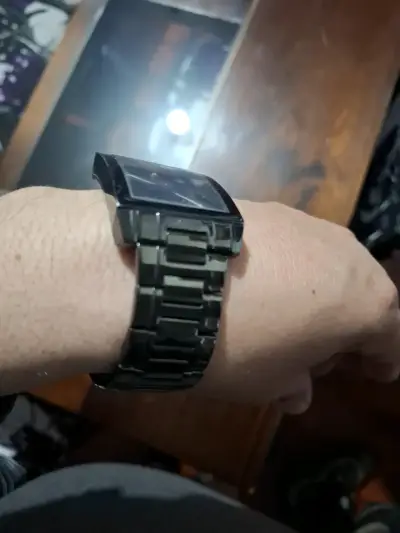 Reloj Guess para hombre con correa de acero - miniatura 2
