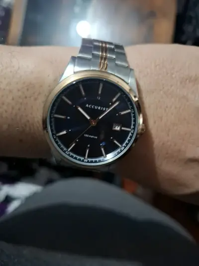 Reloj Accurist de acero inoxidable con esfera negra - miniatura 1