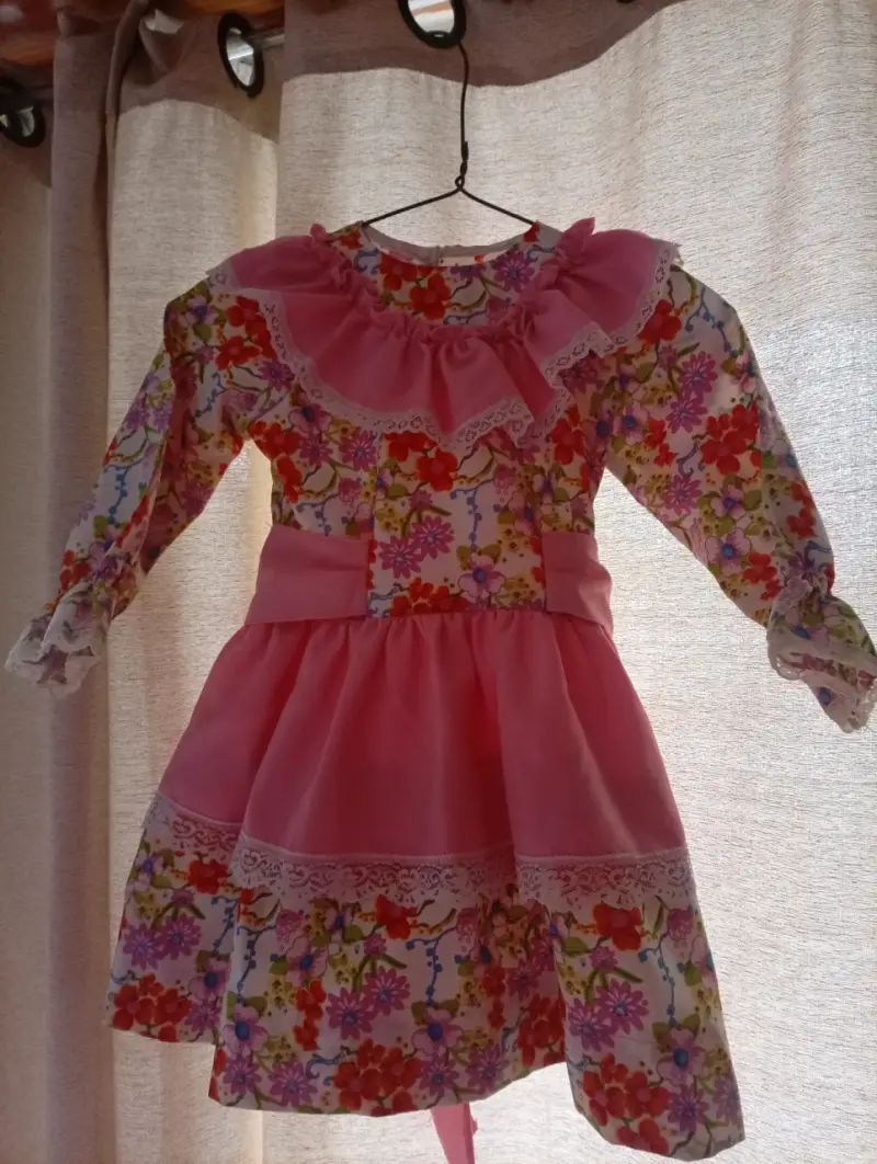 Vestido de huasa para niña con zapatos y sandalias - 2