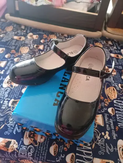 Vestido de huasa para niña con zapatos y sandalias - miniatura 3