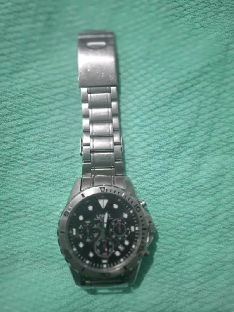 Reloj Lorus de acero inoxidable para hombre - 4
