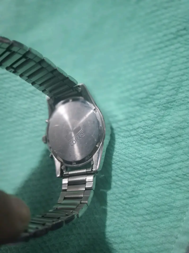 Reloj Lorus de acero inoxidable para hombre - 6