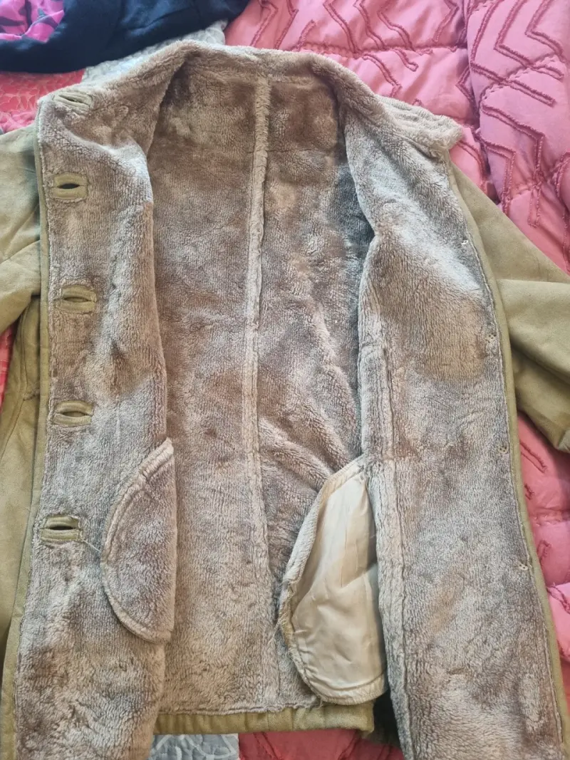 Abrigo de invierno beige con forro de piel sintética - 3
