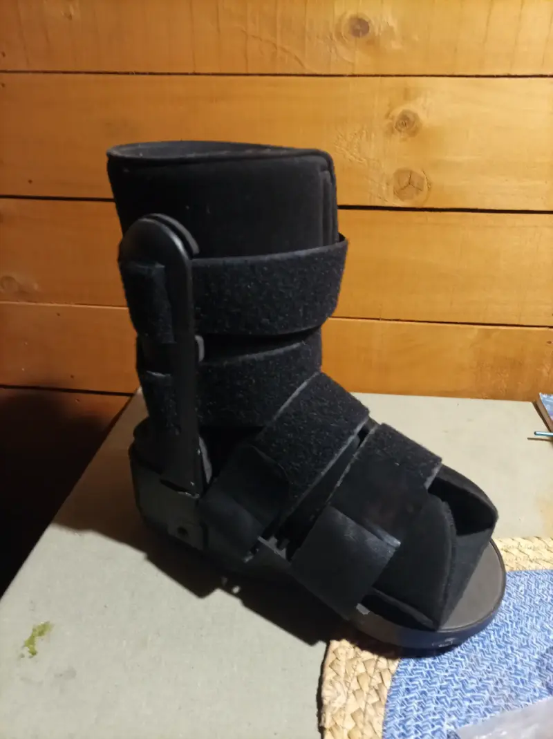 Bota ortopédica negra con velcro tamaño L (41-44) - 3