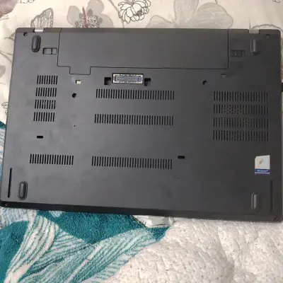 Laptop Lenovo ThinkPad con Windows 10 - miniatura 4
