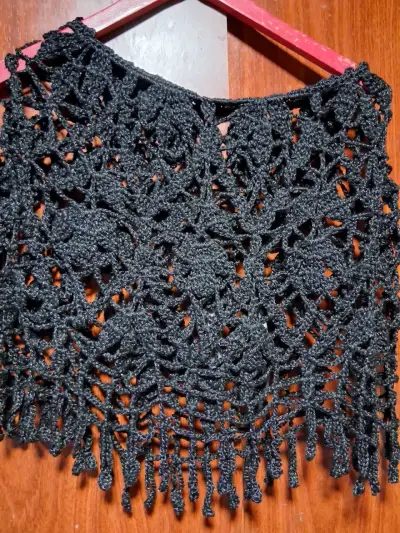 Vestido de bebé tejido a crochet blanco - miniatura 6
