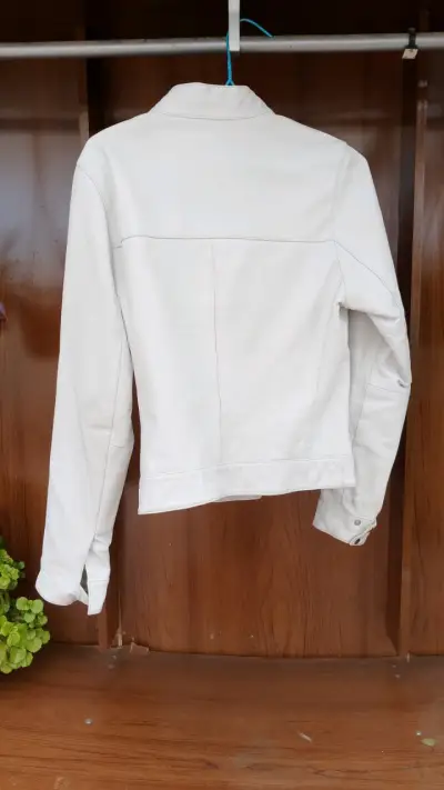 Chaqueta blanca de mujer - miniatura 3