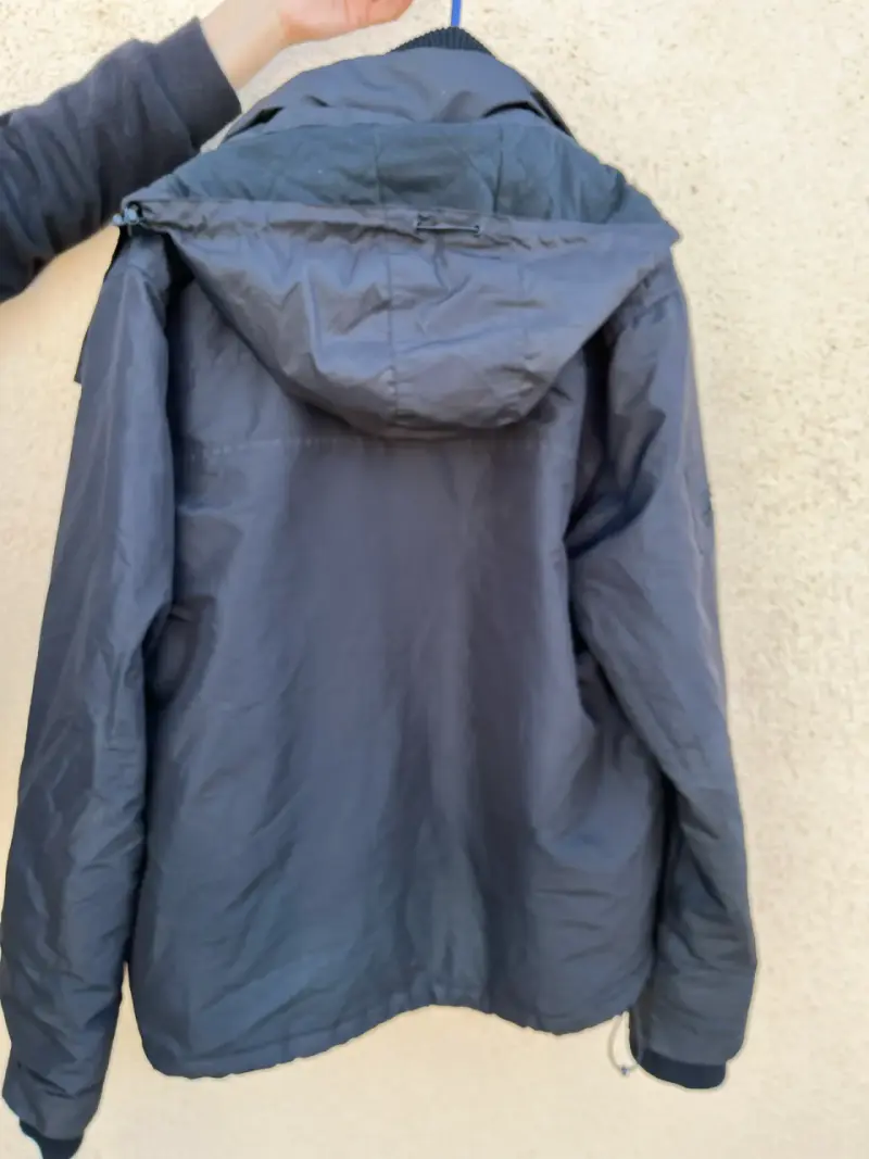 Chaqueta Superdry negra con capucha - 3