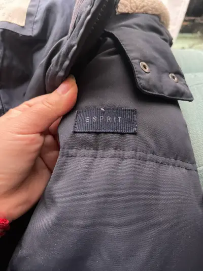 Chaqueta acolchada azul marino Esprit para mujer - miniatura 4