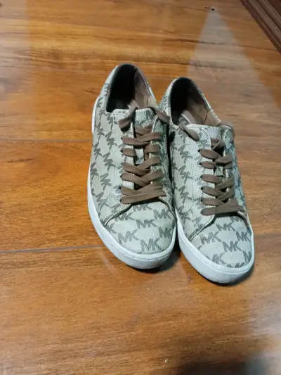 Zapatillas casuales Michael Kors con logo - miniatura 1