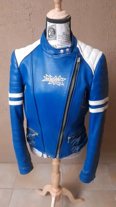 Chaqueta 100% cuero marca Alemana  mujer motobiker - miniatura 4