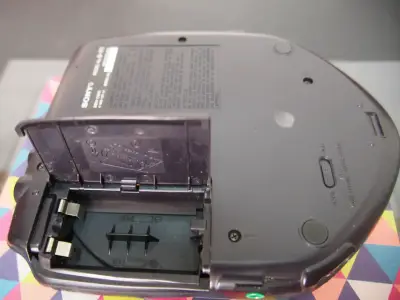 Reproductor de CD portátil Sony Discman D-171 - miniatura 3