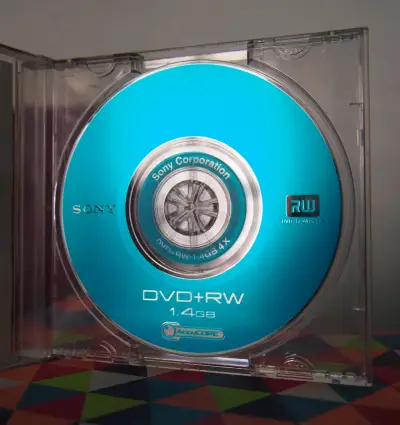Disco mini DVD REGRABABLE,1.4 GB IMPECABLE.TIENE M - miniatura 1