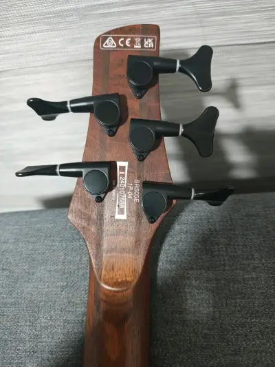 Bajo eléctrico de 5 cuerdas Ibanez SR505e - miniatura 4
