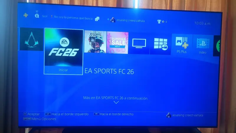 Consola PlayStation 4 con dos controles y juegos - 4