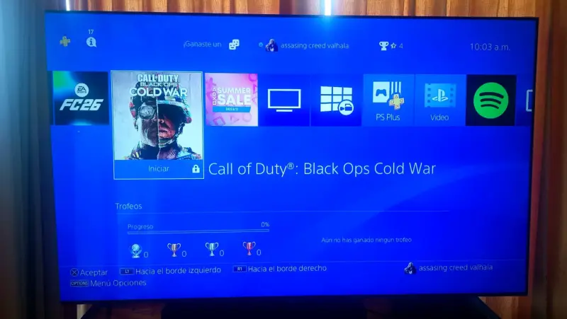 Consola PlayStation 4 con dos controles y juegos - 5