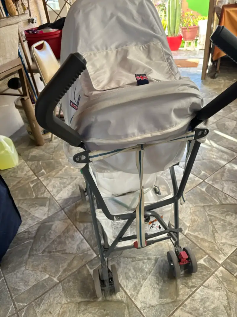 Coche de Paseo Maclaren con Capota Beige - 4
