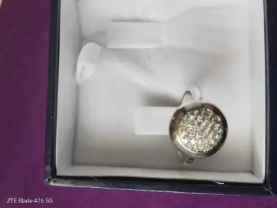 Anillo de oro blanco y brillantes genuinos - miniatura 1
