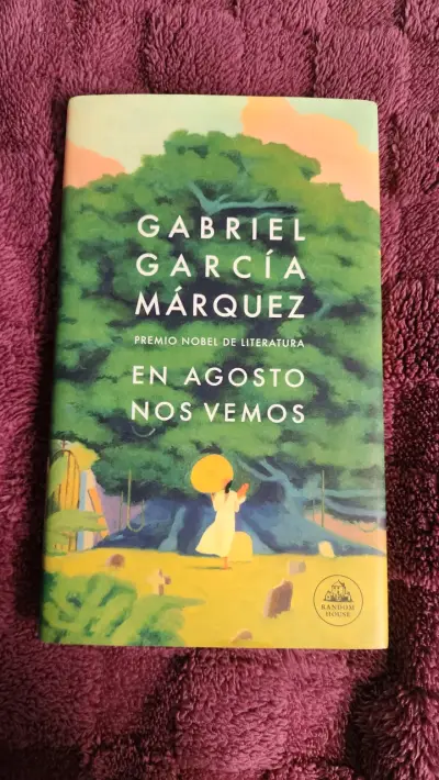 Libro 'En Agosto Nos Vemos' de Gabriel García Márquez - miniatura 1
