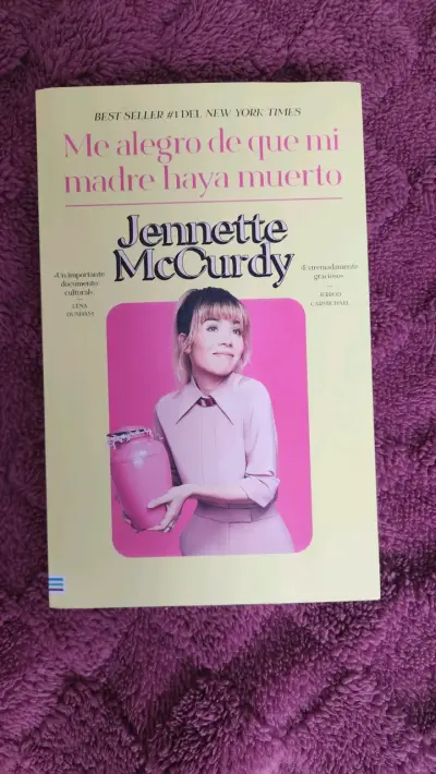 Libro 'Me alegro de que mi madre haya muerto' de Jennette McCurdy - miniatura 1