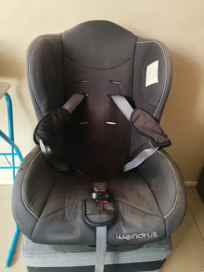 Silla de Auto para Bebé Wondrus Negra - miniatura 2