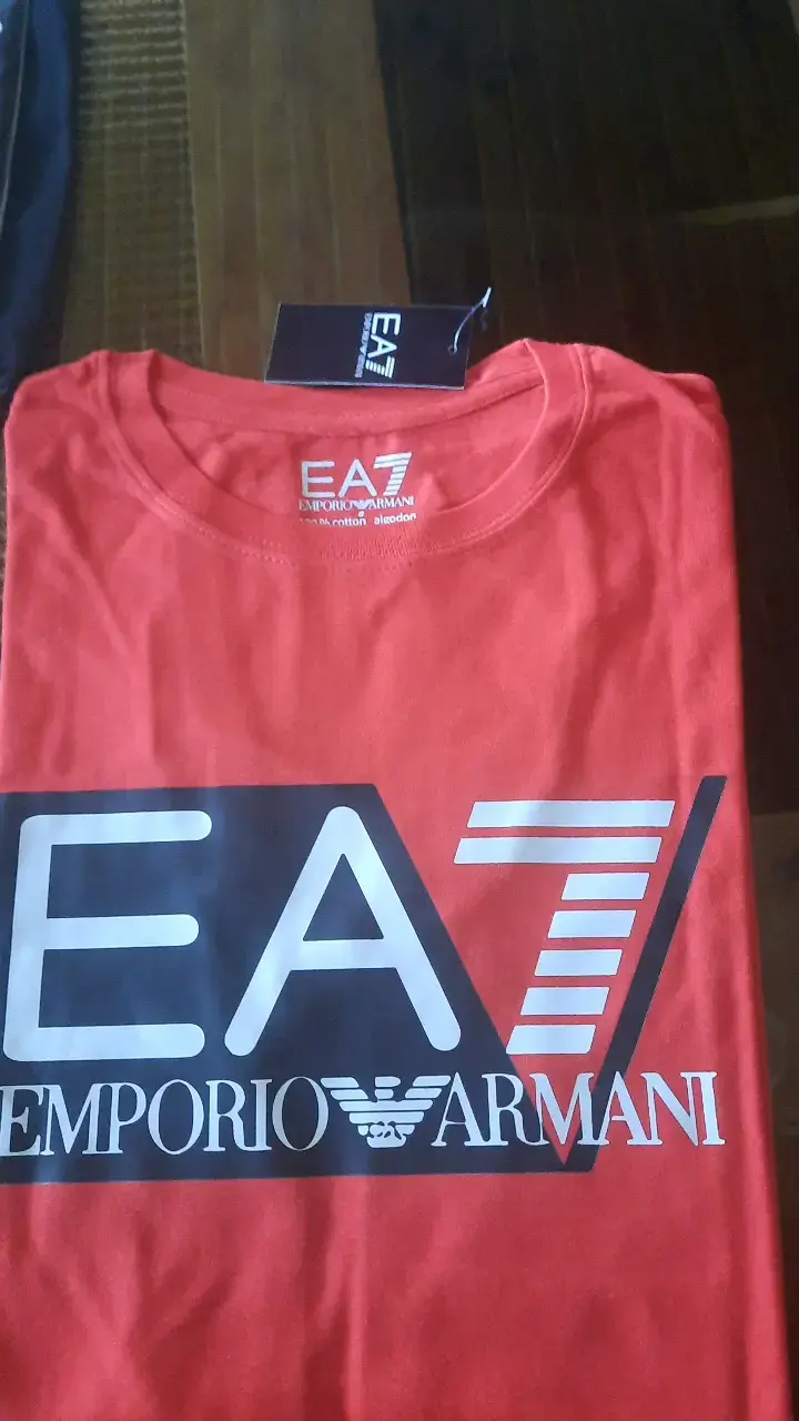Polera roja EA7 Emporio Armani para hombre