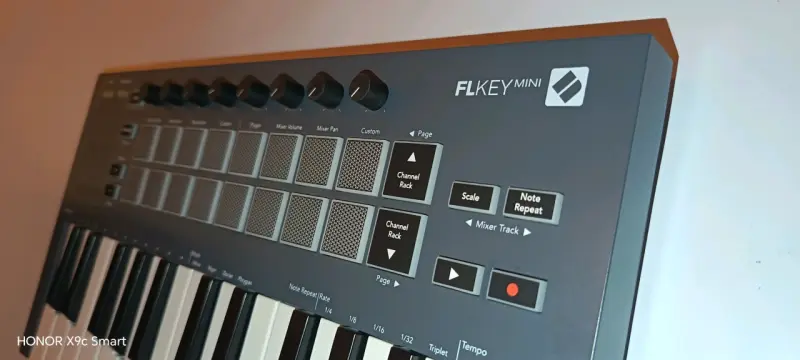 Controlador MIDI FLKey Mini para FL Studio - 4