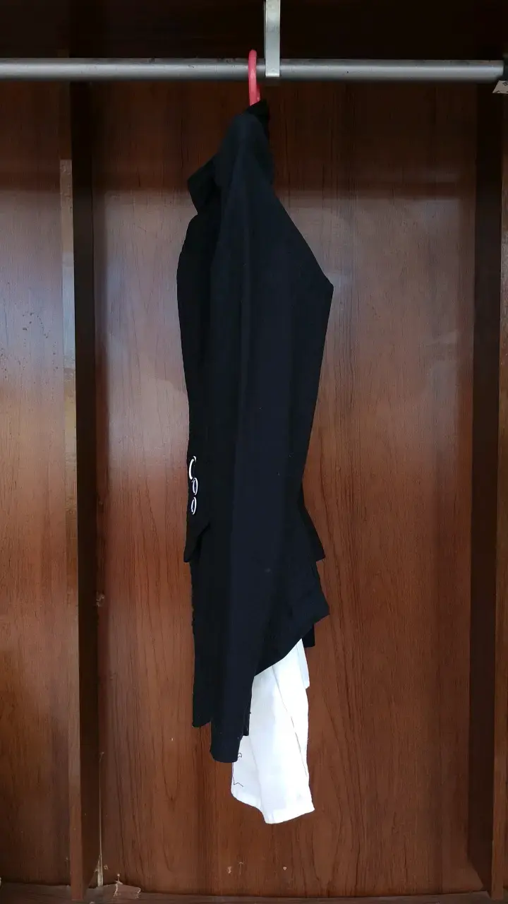Blazer negro con camisa blanca para mujer - 2