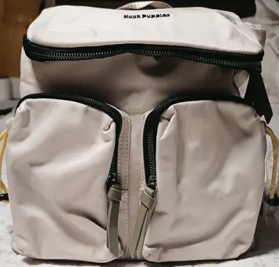 Mochila Hush Puppies beige con bolsillos - miniatura 2