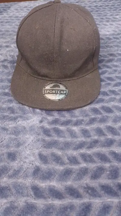 Gorra negra deportiva unisex - miniatura 1
