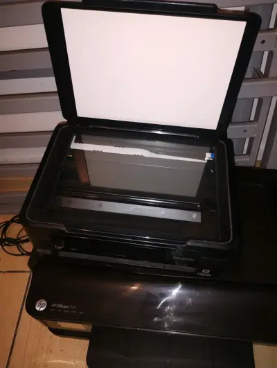 Impresora multifuncional HP Officejet 7610 usada - miniatura 2