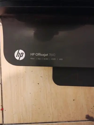 Impresora multifuncional HP Officejet 7610 usada - miniatura 3