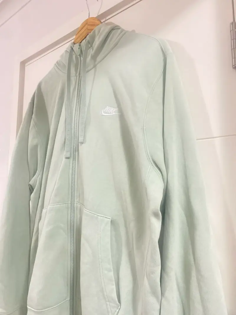 Polerón Nike verde menta con capucha Talla L - 1