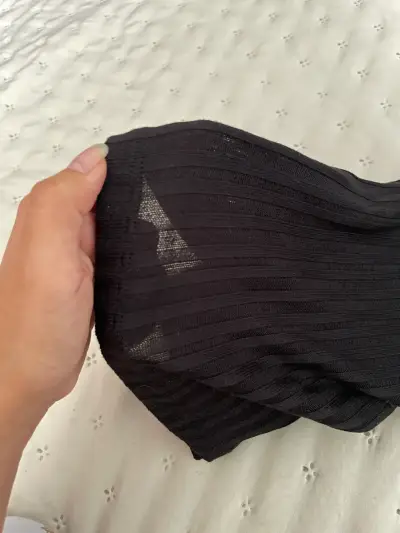 Polera negra de canalé H&M talla XS - miniatura 3
