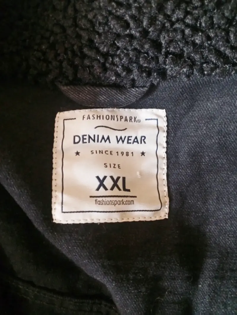 Chaqueta de mezclilla negra con forro de borrego - 3