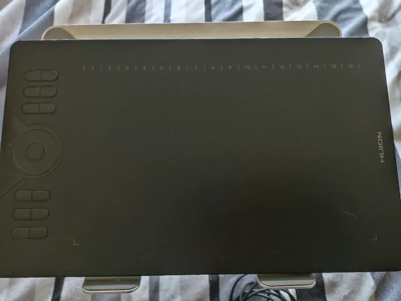 Tableta gráfica Huion con lápiz y soporte - 2