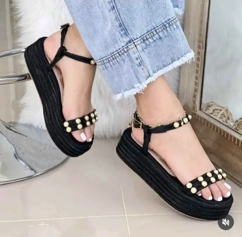 Sandalias negras colombianas - 1