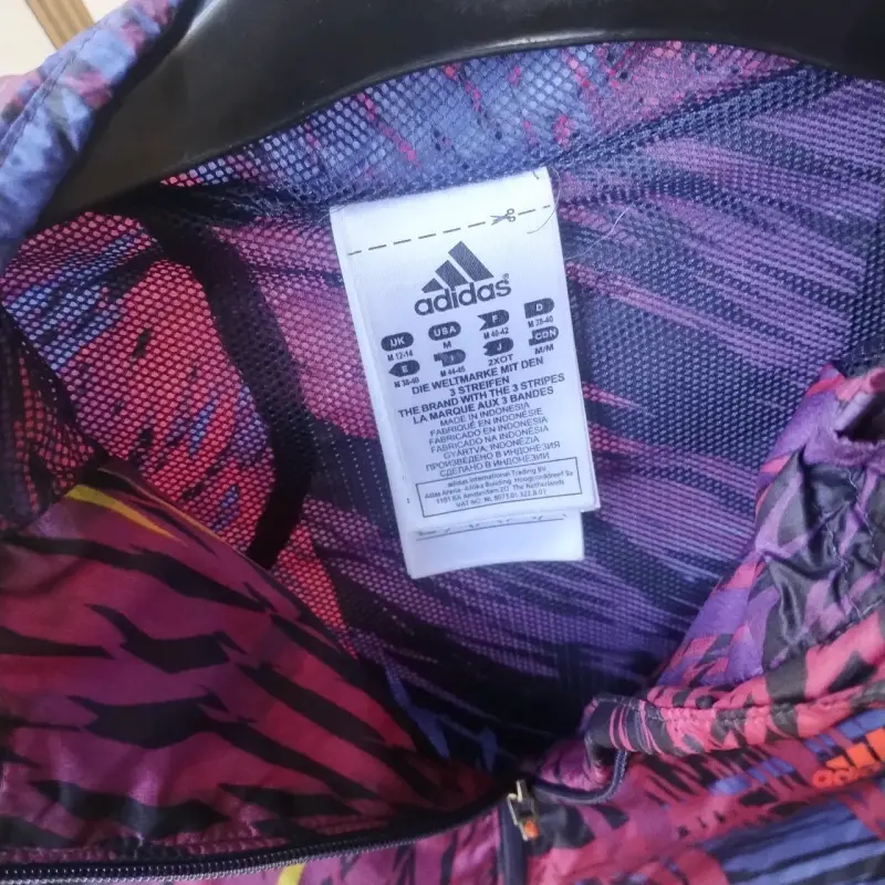 Chaqueta deportiva Adidas estampada multicolor - 4