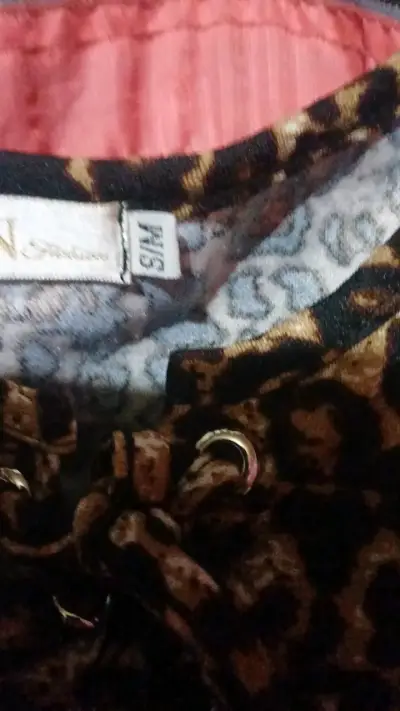 Blusa de leopardo manga larga para mujer - miniatura 2