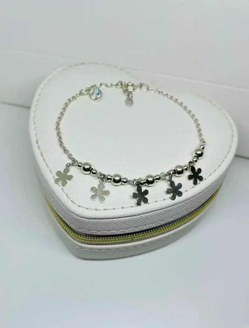 Pulsera de plata con dijes de flores - 1
