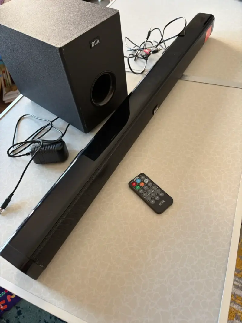 Barra de sonido Blik Surreal 2.1 con subwoofer