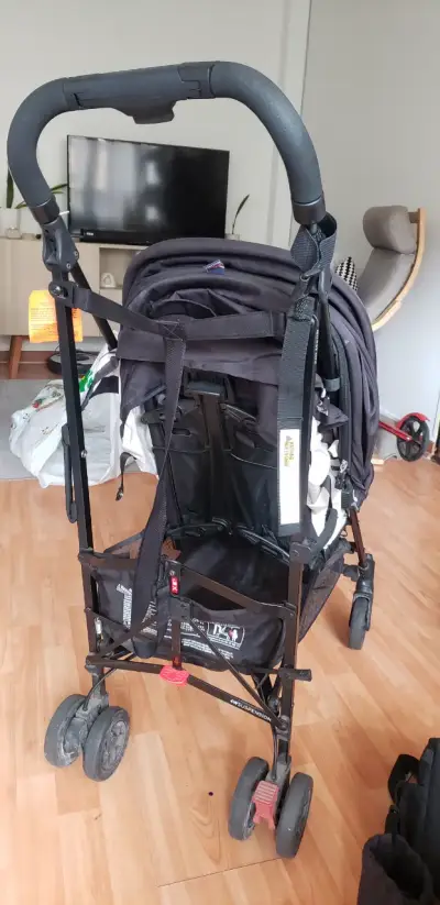 Coche de bebé plegable negro a rayas - miniatura 4
