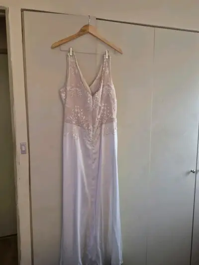 Vestido de novia elegante con encaje - miniatura 2