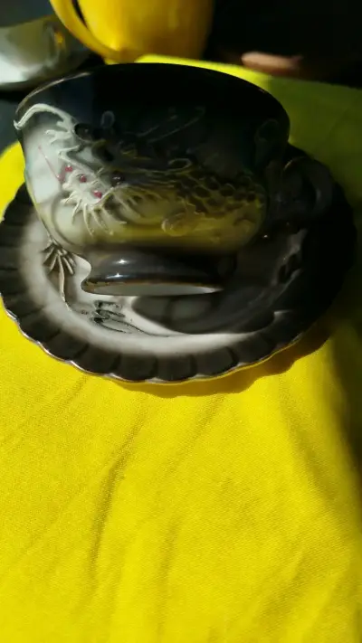 Taza de café japonesa con diseño de dragón - miniatura 1