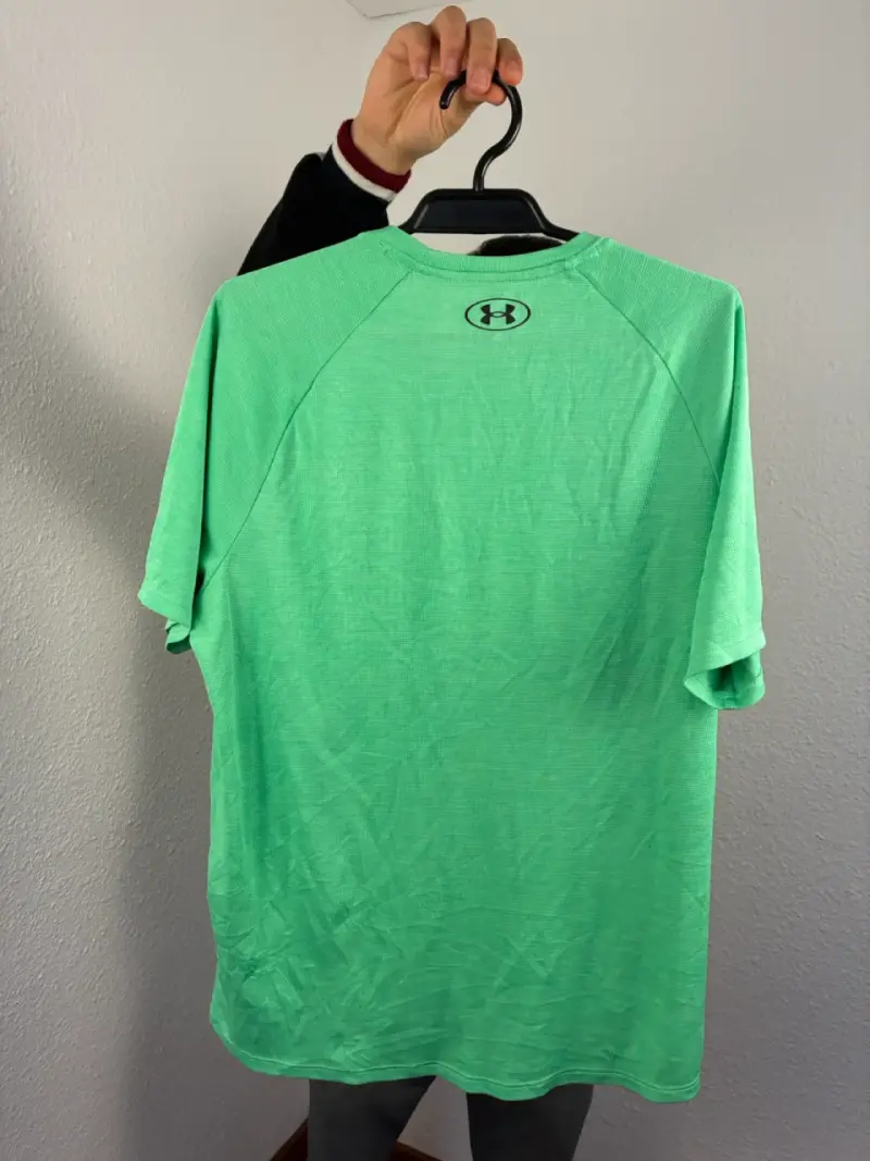 ♻️Polera deportiva verde Under Armour Tech - 2