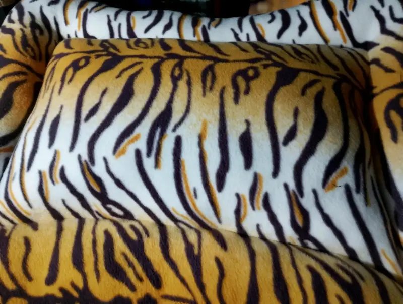 Cama para mascotas con diseño de tigre y leopardo - 1