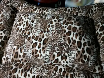 Cama para mascotas con diseño de tigre y leopardo - miniatura 2